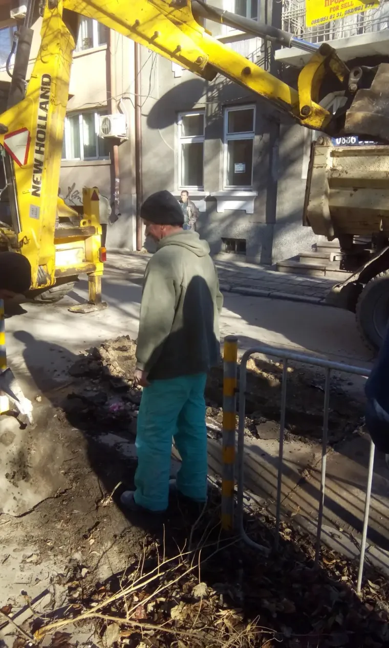 Сграда със смесено предназначение, бул. Сливница 87, Варна — снимка 3